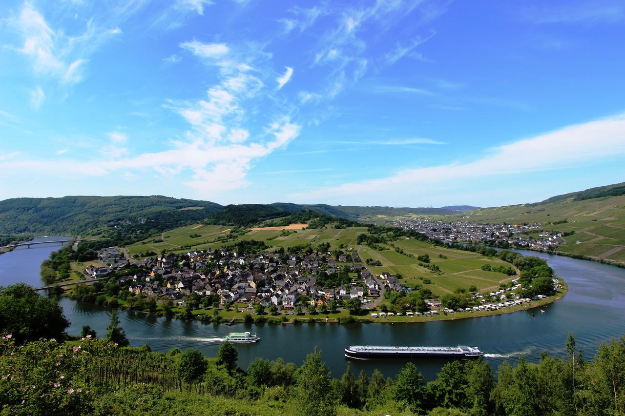 Landgasthaus Am Ufer Трабен-Трарбах Екстер'єр фото